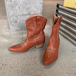 embroidered western cowboy boots (size 6)